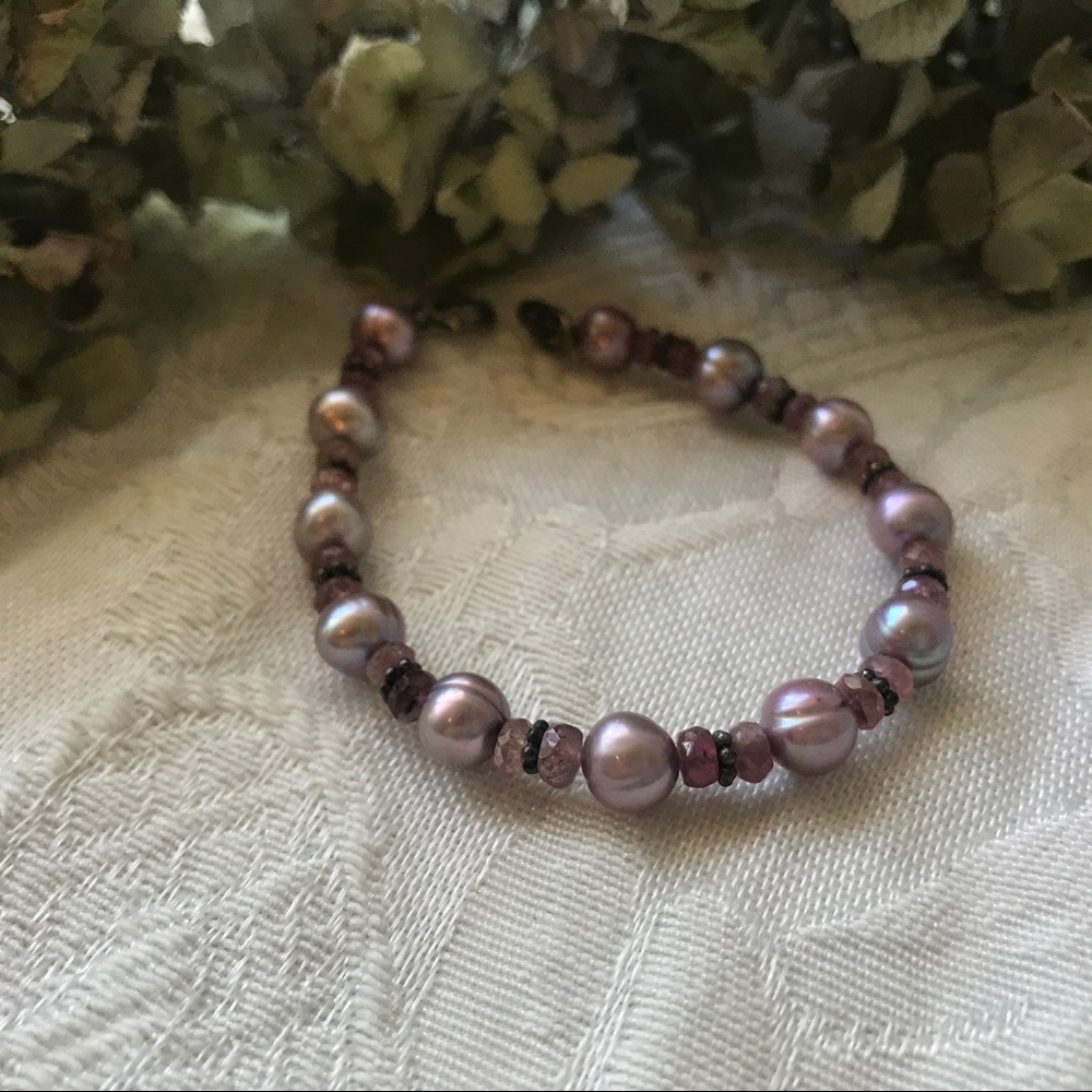 Gorgeous Pearl Gemstone Bead Bracelet